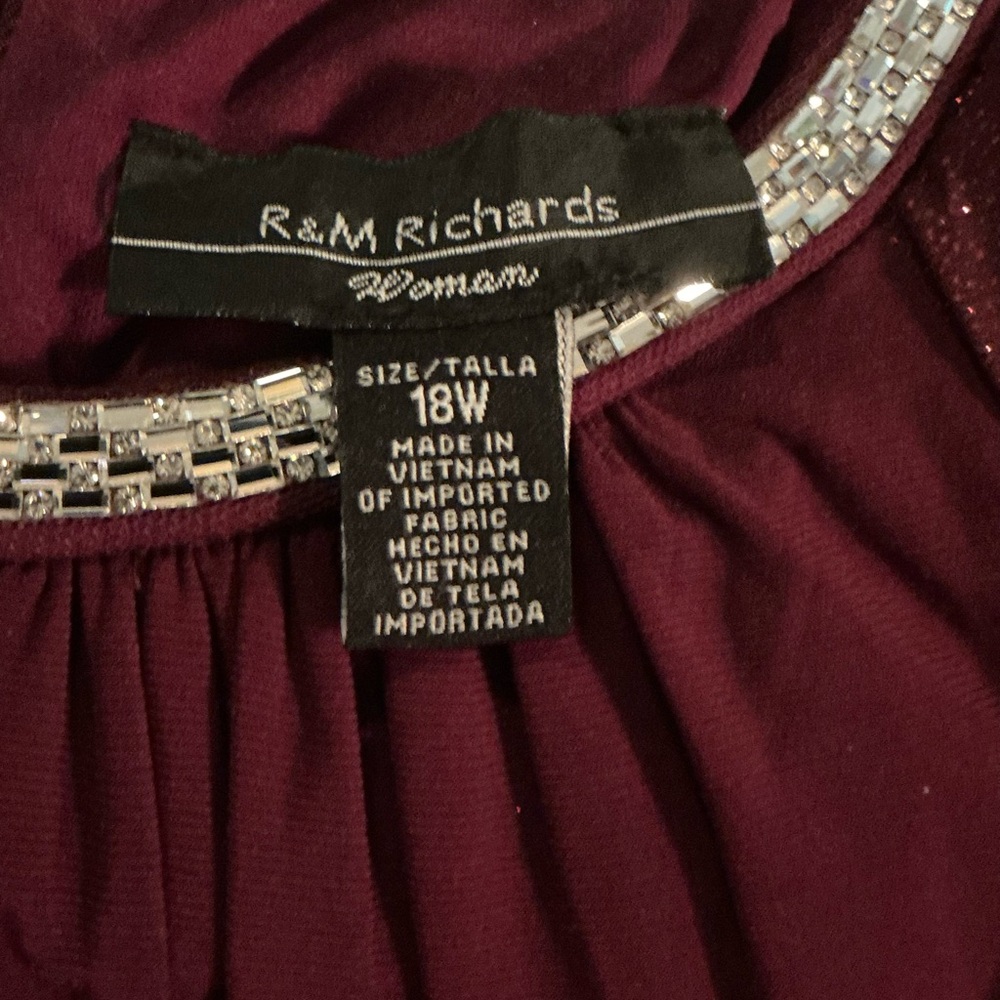 Elegant Burgundy sleeveless Evening Dress with glittery cape - Picture 7 of 7